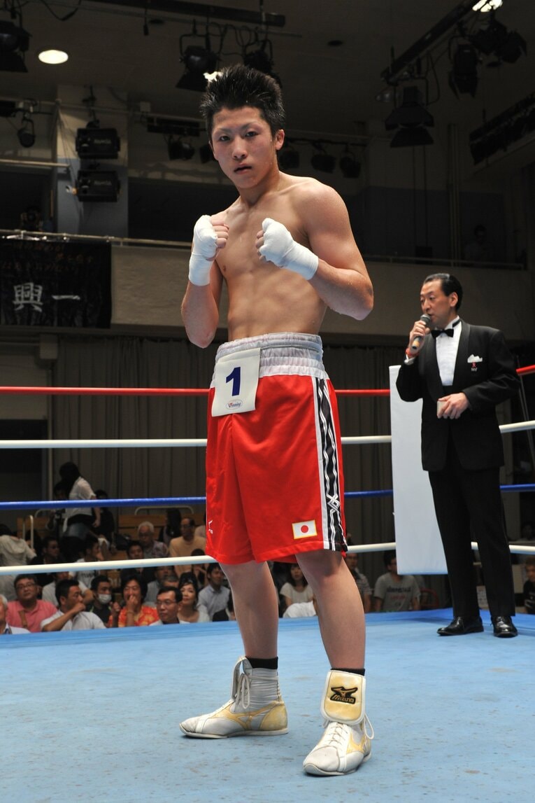 2012年7月、公開プロテストを受験した19歳の井上尚弥。当時はまだ線が細かった　©Hiroaki Yamaguchi/AFLO