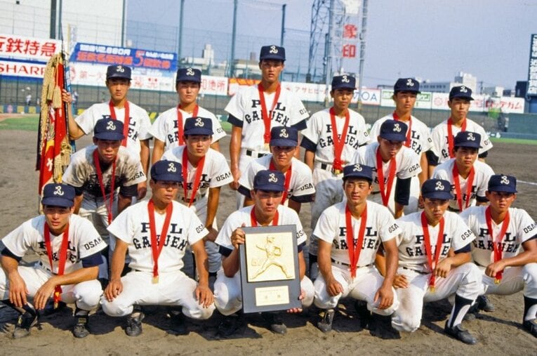 1985年、夏の大阪大会を制した清原和博ら擁するPL学園 ／ photograph by Katsuro Okazawa／AFLO