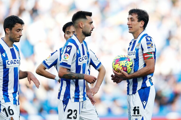 「TAKEあなたは最高です、と日本語で…」久保建英21歳はソシエダで愛される「日本人最多リーガ6点目＋“MVPタケクボ”コール」を撮った(27)