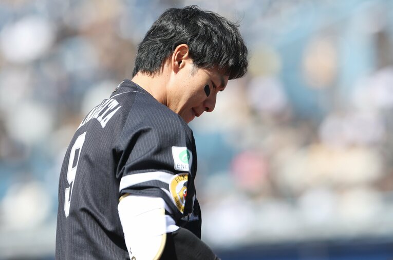 右脛骨骨挫傷で離脱中の柳田悠岐（36歳）。ソフトバンクは主力にケガ人が続出している ／ photograph by JIJI PRESS