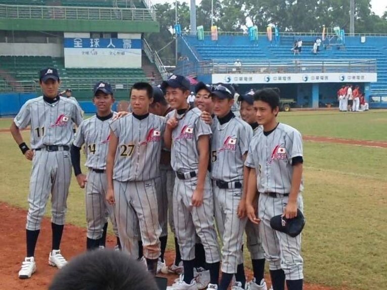 中学日本代表時代の横塚さん。左端が藤浪、隣が横塚さん　（本人提供）
