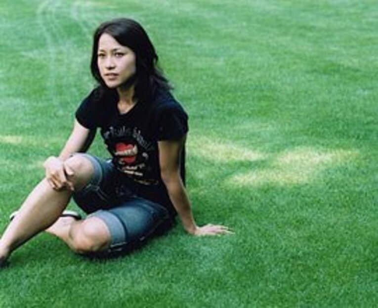 大手石油会社勤務で3歳年上の安武宏倫氏と結婚した岡崎。安武氏は挙式のセレモニーで彼女の五輪挑戦に対して「邪魔しないようにします」と発言し周囲を沸かせた