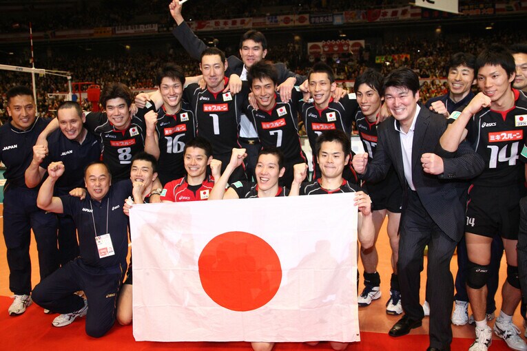 北京五輪への出場権を獲得し、歓喜に沸く日本代表　©︎YUTAKA/AFLO SPORT