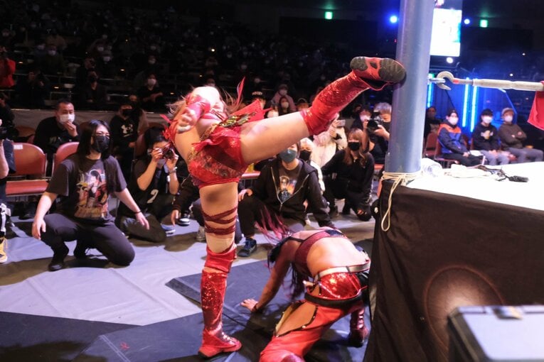 「女子プロレスを背負って立つ」スターダム王者・朱里が語る“朱いベルト”への思い…岩谷麻優戦で「ドローは絶対に嫌だった」理由とは？(20)