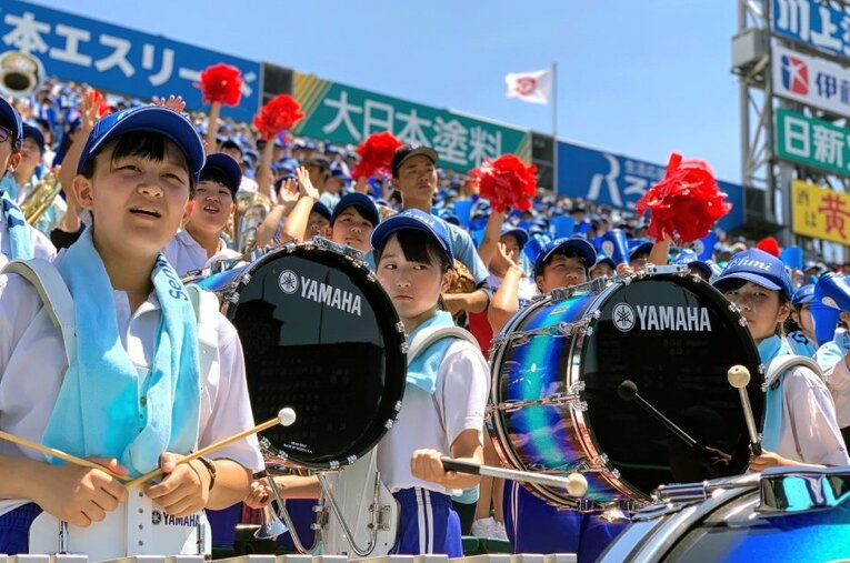 「高校野球ブラバン応援研究家」が挙げる今年のブラバン注目校は？（写真は2019年の近江高） ／ photograph by Yukiko Umetsu