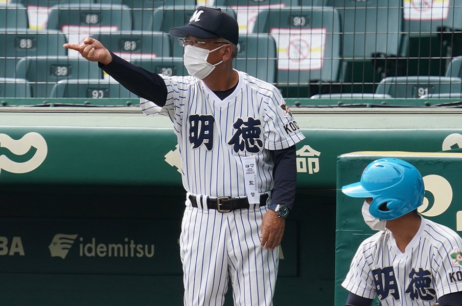 「雨で延びたら…」明徳・馬淵監督が嘆く“練習場の地域格差”と各校監督のホンネ〈近畿勢以外のミスが目立つプレーって?〉<Number Web> photograph by Hideki Sugiyama