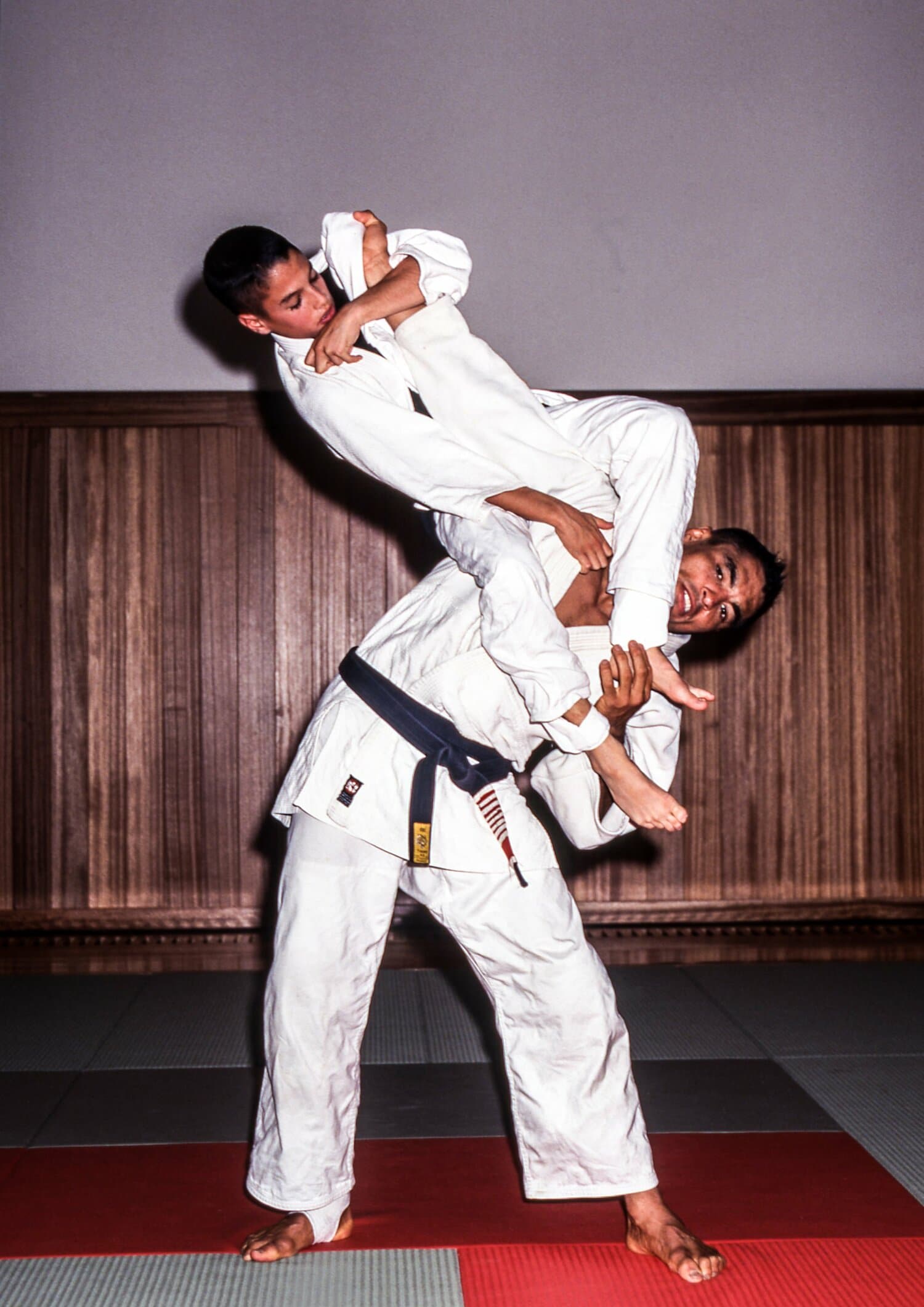 父ヒクソンに技をかける長男ハクソン　©Susumu Nagao