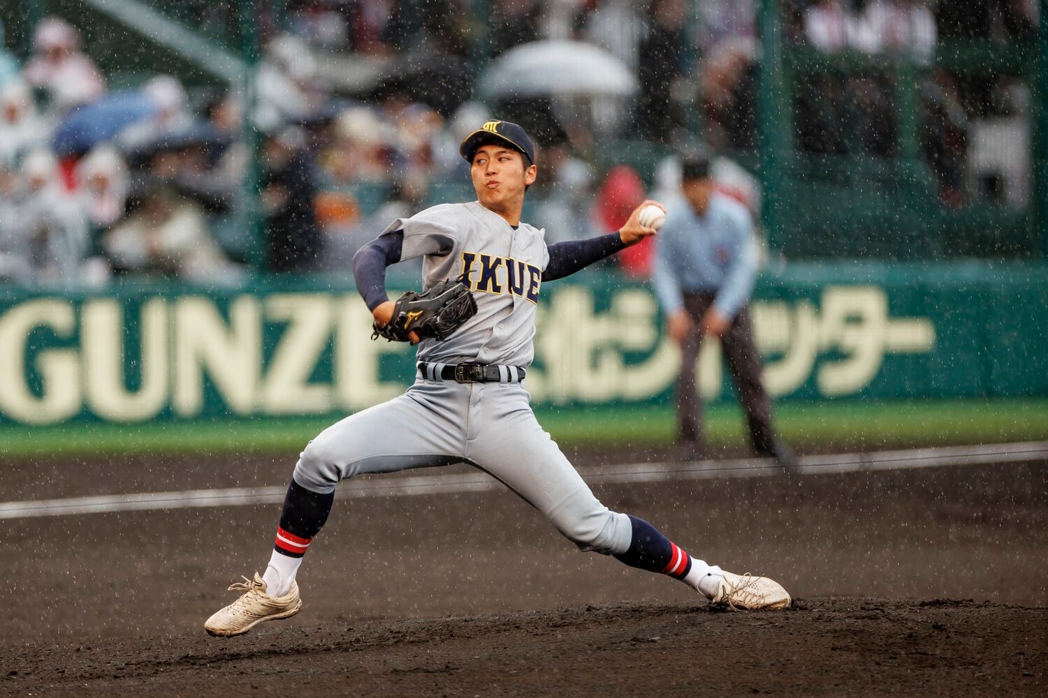 9回に登板した150キロトリオの3番手・仁田陽翔も、失点こそなかったが打者4人から被安打2本を浴びた ©Kichi Matsumoto