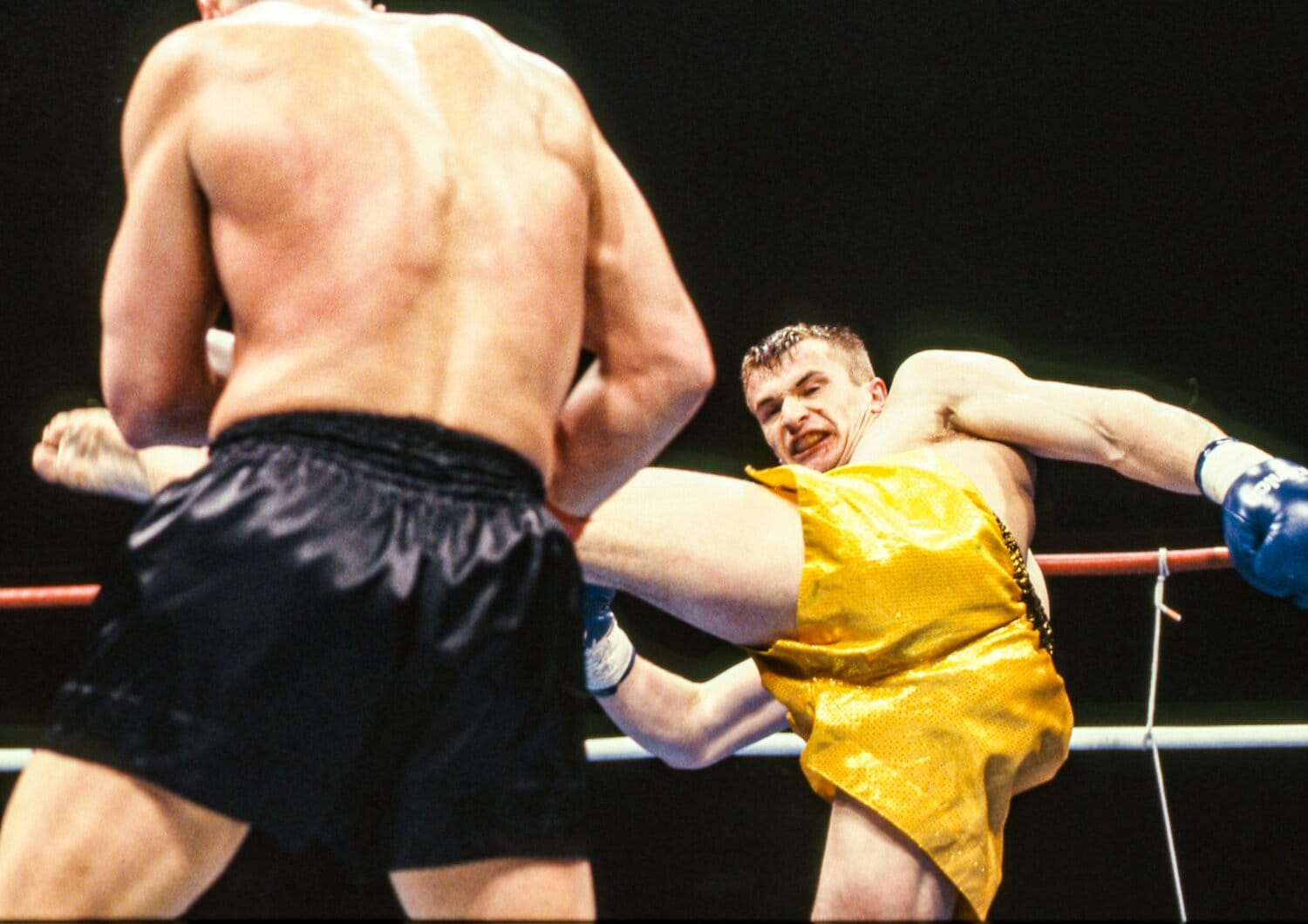 K-1デビュー戦でジェロム・レ・バンナに勝利したミルコ。当時のリングネームは「ミルコ・タイガー」だった　©Susumu Nagao