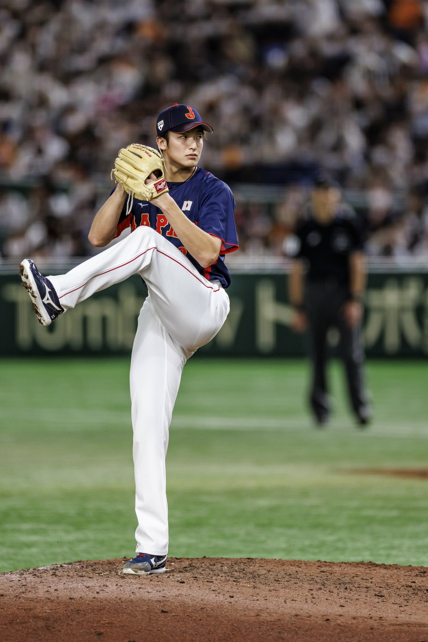 日本代表対巨人との強化試合では8回から登板しセーブを記録した山﨑　©︎Kiichi Matsumoto