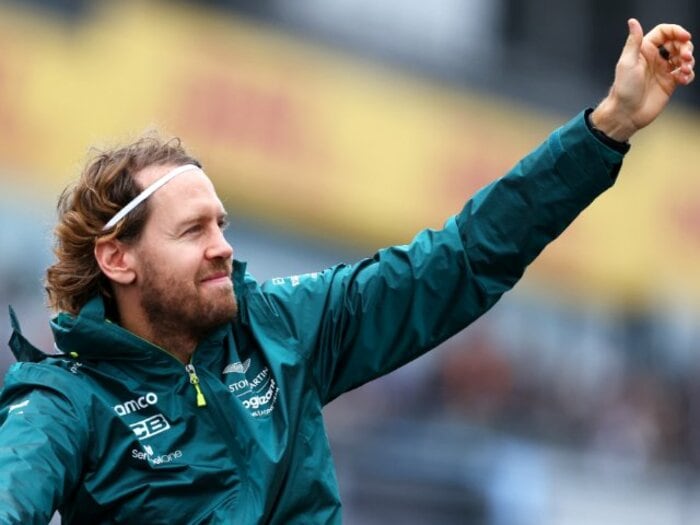 「アリガトウゴザイマス、スズカ」元王者セバスチャン・ベッテルが愛する“神の手で作られたコース”鈴鹿で見せた鬼気迫るラストラン＜Number Web＞ photograph by Getty Images