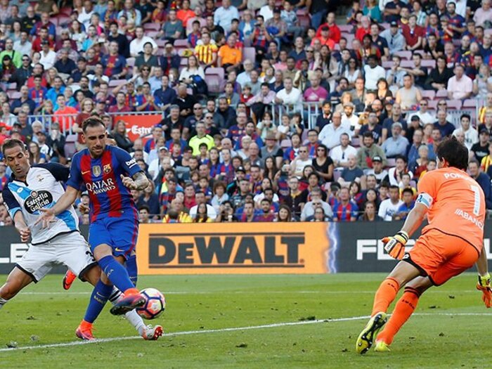 FWがバルサに移籍することの苦悩。安住の地を捨てたアルカセルの決断。＜Number Web＞ photograph by AFLO