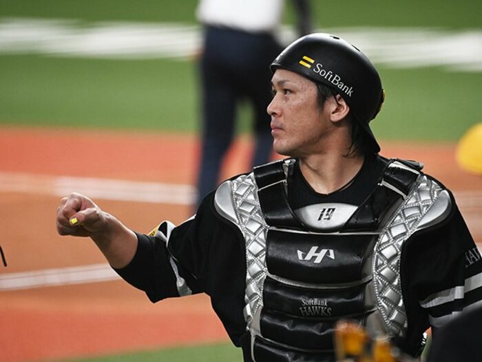 野村克也から甲斐拓也への手紙「君はいい名前をしているな」 ホークスの歴史つなぐ超一流の名脇役＜Number Web＞ photograph by Naoya Sanuki