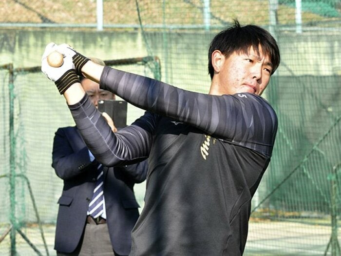 新人王資格を残してのロッテ2年目。安田尚憲に全国区スターの期待感。＜Number Web＞ photograph by Kyodo News