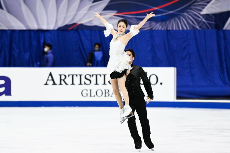 「すごい見つめられている感があって…」高橋大輔＆村元哉中が奏でる新たな関係性「音楽が鳴った瞬間、大ちゃんの目力が変わるんです」(86)