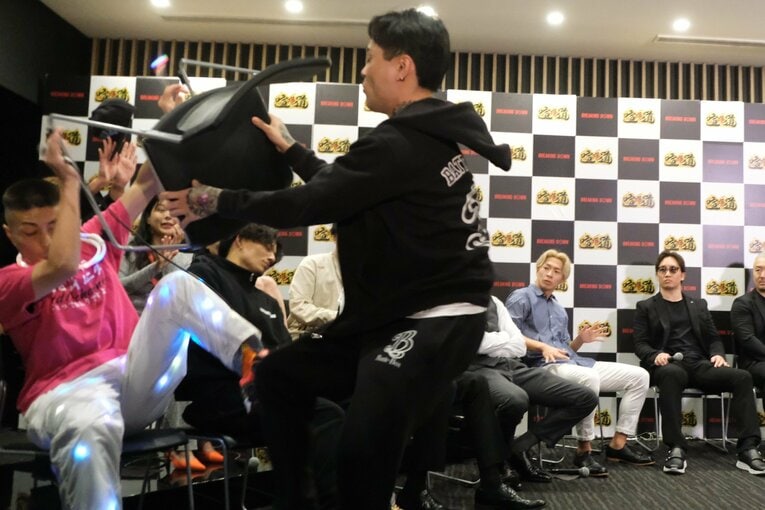 前日会見では出場者が対戦相手に椅子で殴りかかる事件も起きてしまった　©Norihiro Hashimoto