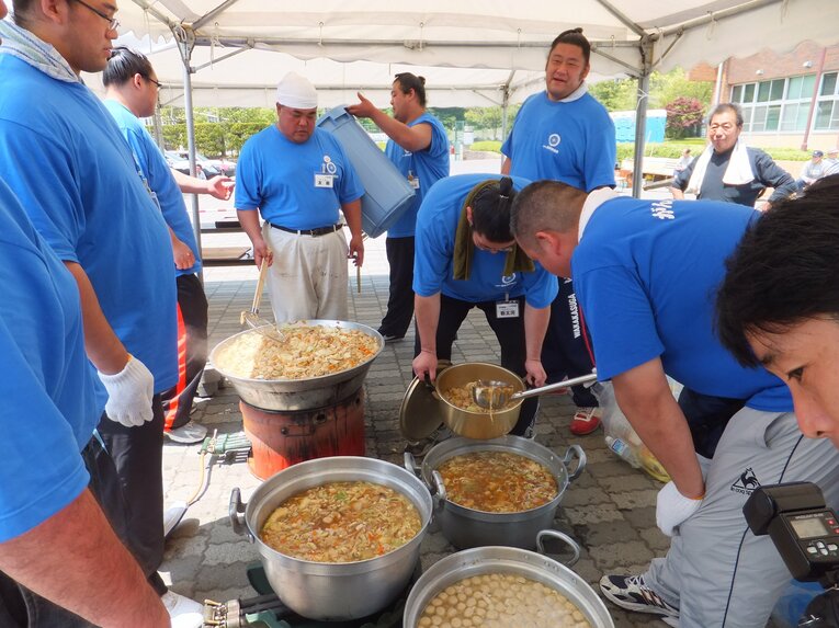 大相撲の“3.11”　被災地を訪れた力士たちの涙と誓い(8)