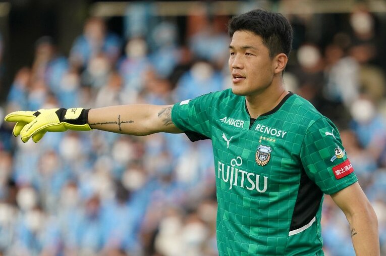 2016年の来日以来、川崎フロンターレの正GKとして君臨するチョン・ソンリョン。最後尾からチームを支える守護神にインタビューを行った ／ photograph by Etsuo Hara/Getty Images