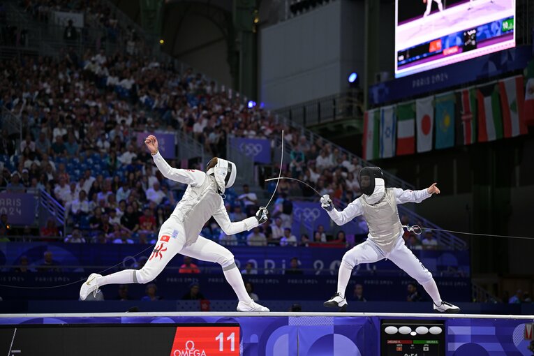 男子フルーレ個人準決勝、飯村一輝vs.張家朗　©Takuya Kaneko/JMPA