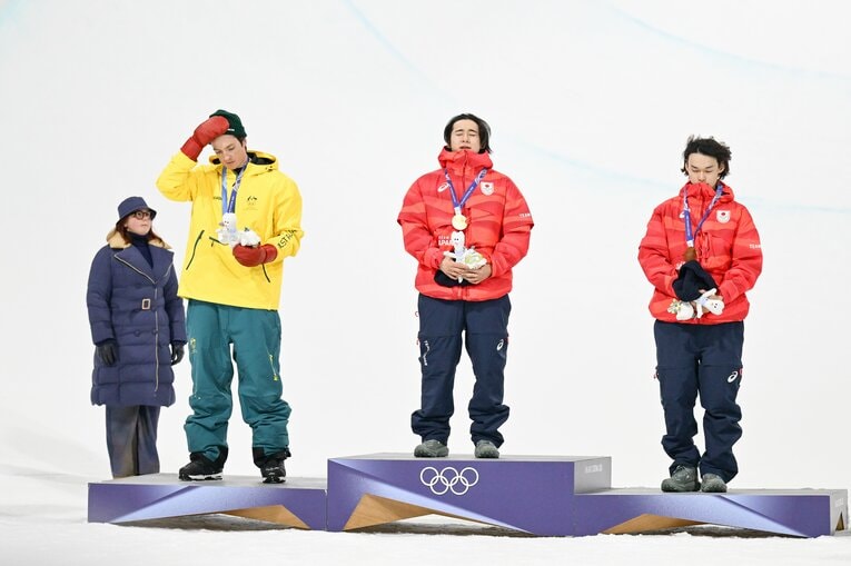 ジェームズも帽子を取って　©Nanae Suzuki/JMPA