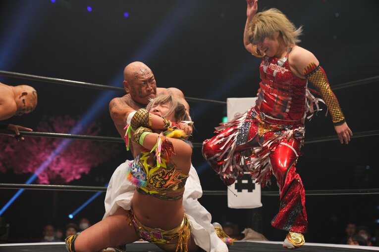 「お前、あの騒動があったのによく来たな」“今のプロレス批判”で炎上した前田日明に、ウナギ・サヤカがモノ申した真意「ぶん殴られようが…」(63)