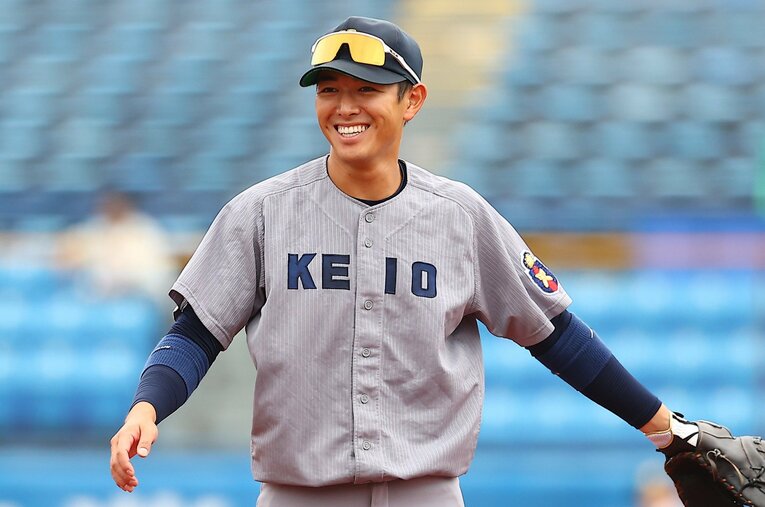 秋季リーグで2本の本塁打を放つなど活躍を続ける慶大の清原正吾。異例のキャリアでここまで来たサラブレッドを指名する球団はあるのか ／ photograph by JIJI PRESS