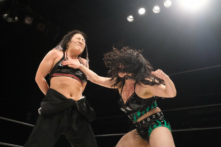 「圧倒される肉体美」を目指す新人女子プロレスラー…コンテストにも出場するZONESが語る“理想像”「実は体重が10kg減ったんです」(98)