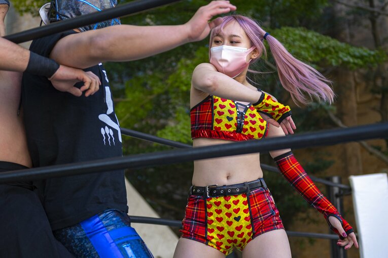 慶應プロレス研究会“唯一の女子学生レスラー”無村架純が“男子相手”に闘う理由「木村花さんみたいに」《特別フォトインタビュー》(80)