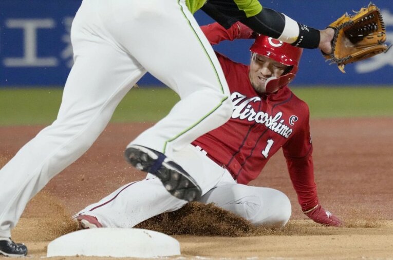 昨シーズンはチームトップタイの9盗塁を記録した鈴木誠也。カブス移籍の影響はHRだけにとどまらない　©KYODO