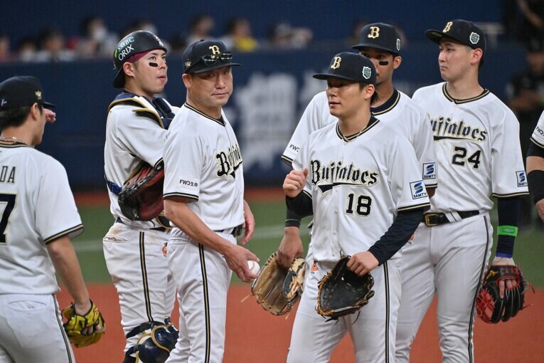 マウンドを降りる山本　©Hideki Sugiyama