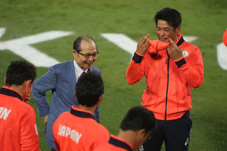 侍ジャパンを祝福する王貞治　©JMPA