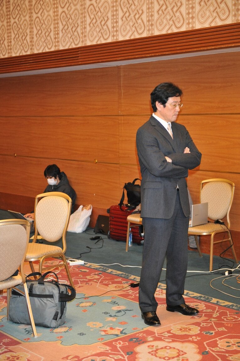 2012年11月26日、「ほぼ不可能」といわれた大谷翔平の日本ハム入りに向けた対面交渉に臨む栗山監督　©Takashi Shimizu