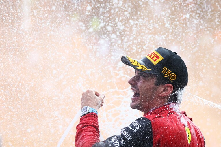 フェラーリ4年目のルクレール。レーシングドライバーの父を持つ24歳だ