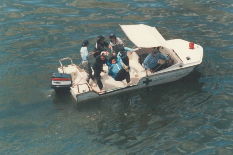 レースで初めて1着を取り、「水神祭」の儀式を味わう様子　※本人提供