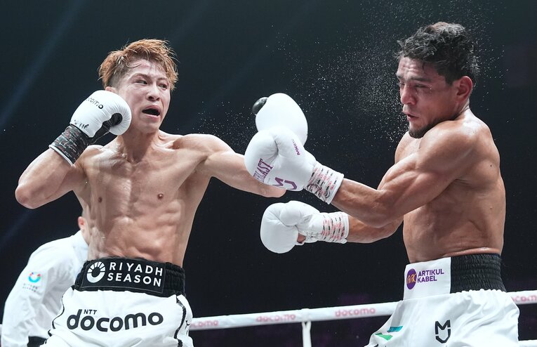 井上尚弥の左フックでアフマダリエフの脳が揺れた決定的瞬間（5枚目／全7枚） ©Naoki Fukuda