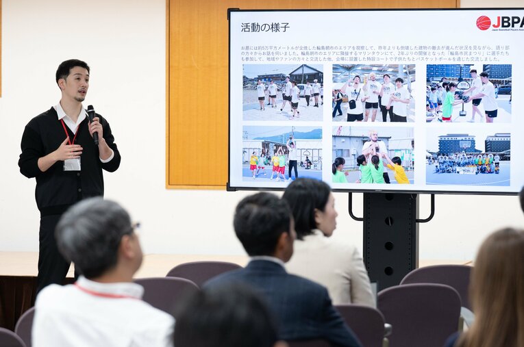 日本バスケットボール選手会の選手会長を務める田渡凌選手。試合のときとは違う表情で選手会の取り組みを説明した ／ photograph by Tadashi Hosoda
