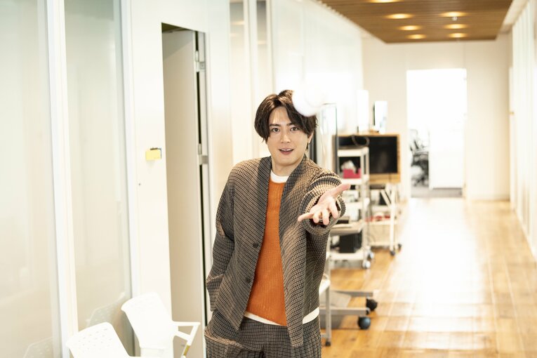 “阪神が好きすぎる俳優”間宮祥太朗28歳が語る、初始球式のウラ話「どんな球を投げるかより、いかに礼儀正しくするか」(8)