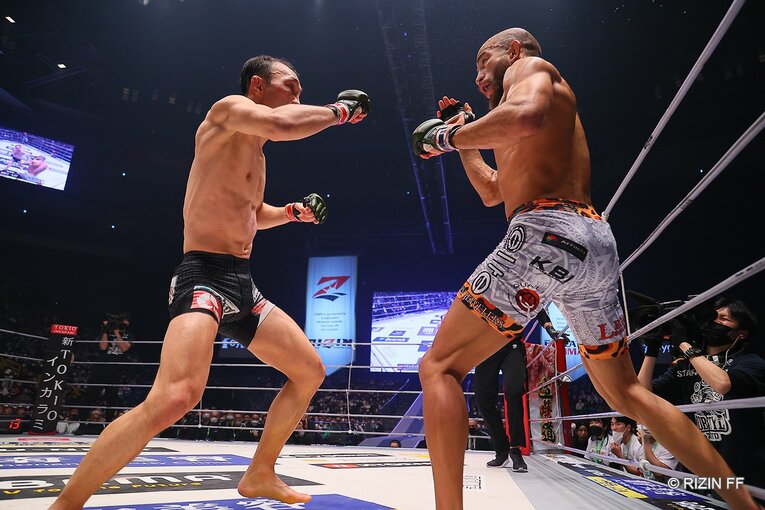次鋒戦。キム・スーチョルvs.フアン・アーチュレッタ　©RIZIN FF