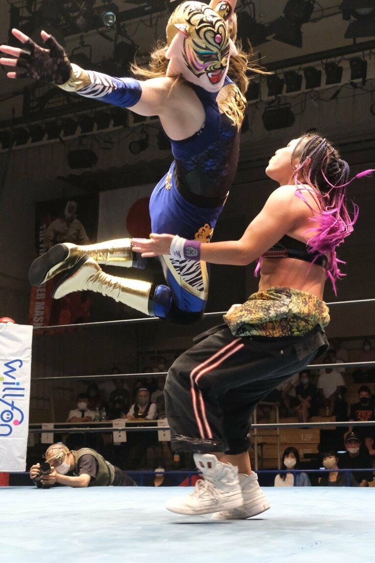 「はっきり言って、初代タイガーマスクのクローン」 《タイガー・クイーン》衝撃デビューに佐山聡も「思った以上の合格点」(17)