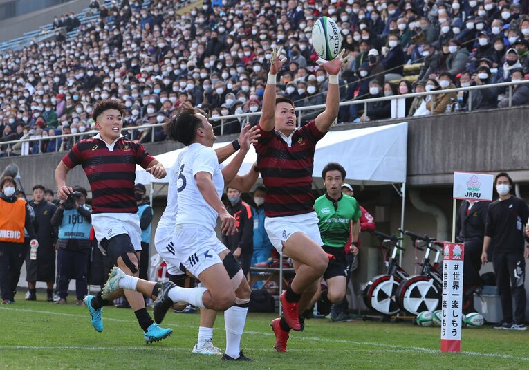 パワフルな突破が魅力の伊藤大祐（写真は選手権3回戦vs東洋大）©︎Sankei Shimbun