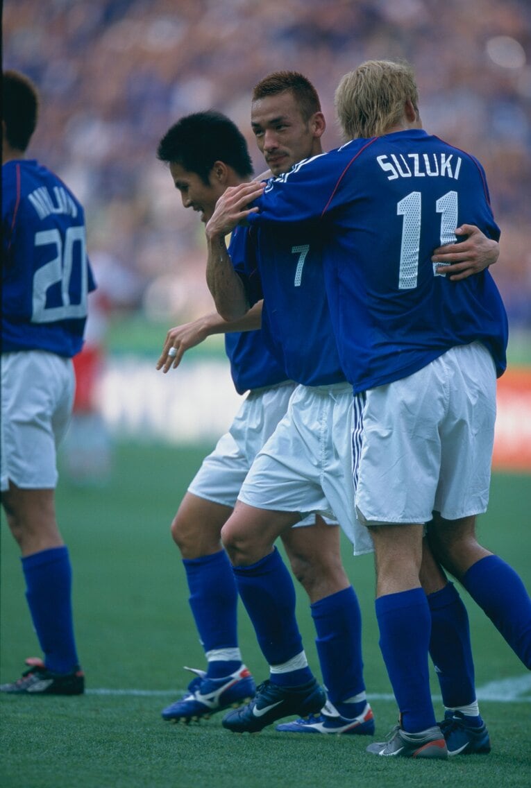 日韓W杯チュニジア戦、市川大祐のアシストでゴールを決めた中田英寿　©Sports Graphic Number