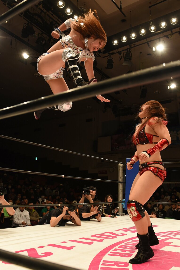 宝城カイリ vs 紫雷イオ（2016年）