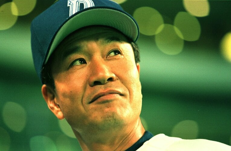 2001年オフ、星野仙一の後任として監督に就任した山田久志　© Hideki Sugiyama