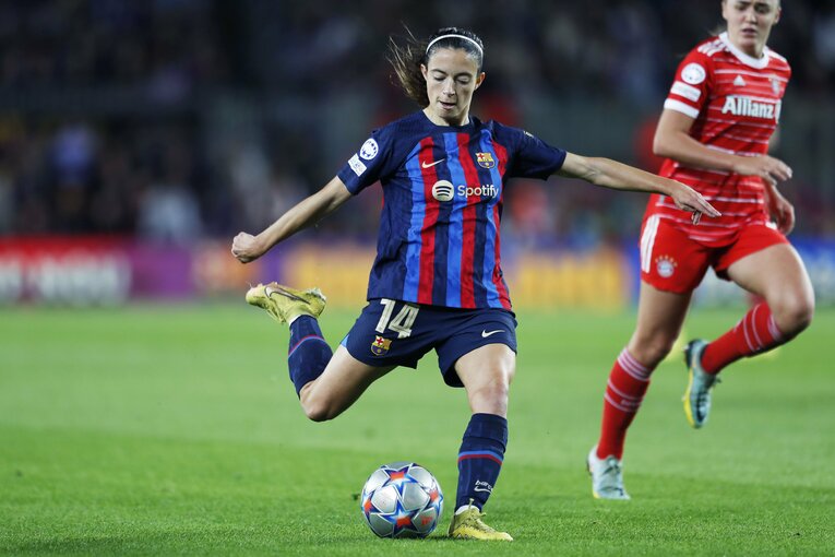 W杯ブラジル戦のウラで「バルサ女子がカンプノウで4万6967人」盛況なワケ… メッシ後に君臨する“女王”、熊谷紗希が見せた悔しさ(63)