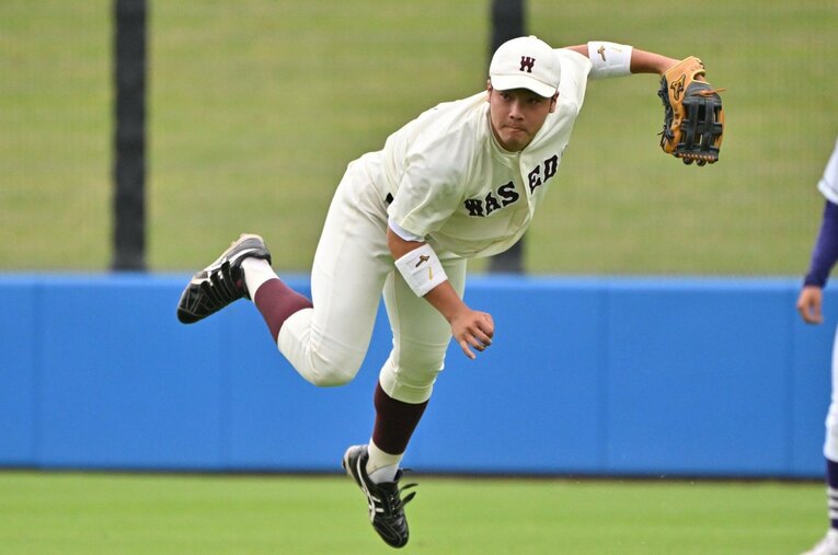 吉納は強肩も武器　©Hideki Sugiyama