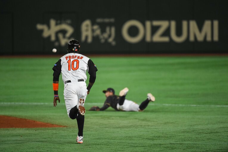 2017年WBC　菊池涼介の天才プレー集（25/27）　©BUNGEISHUNJU