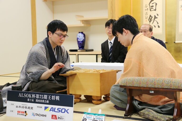 王将戦第7局の様子（写真は右に続きます）　©Shintaro Okawa