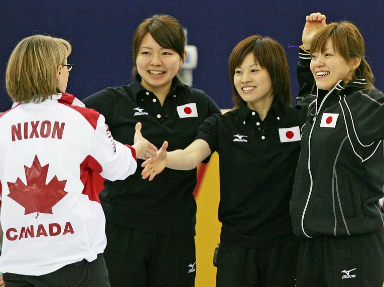 2006年トリノ五輪。本橋麻里、林（船山）弓枝、小野寺（小笠原）歩　©JIJI PRESS