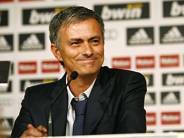 レアル上層部を 先制口撃 モウリーニョ監督就任の舞台裏 リーガ エスパニョーラ Number Web ナンバー