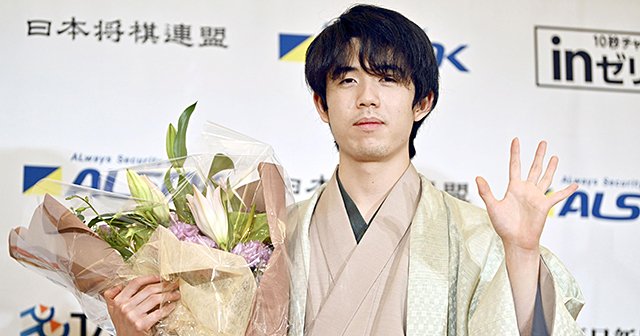 19歳の藤井聡太五冠 のスゴさを棋士目線で説明すると 終盤で強い体幹 と事実上の 香落ち指し込み とは 王将戦 3 3 将棋 Number Web ナンバー